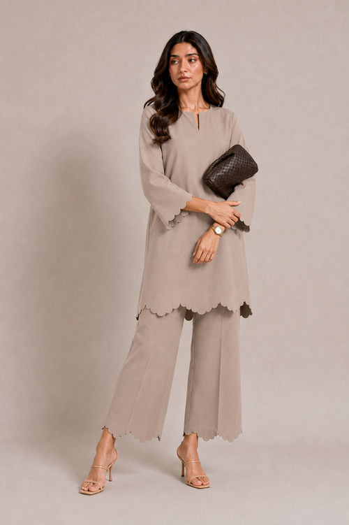 The Scallop Edit - Warm Taupe