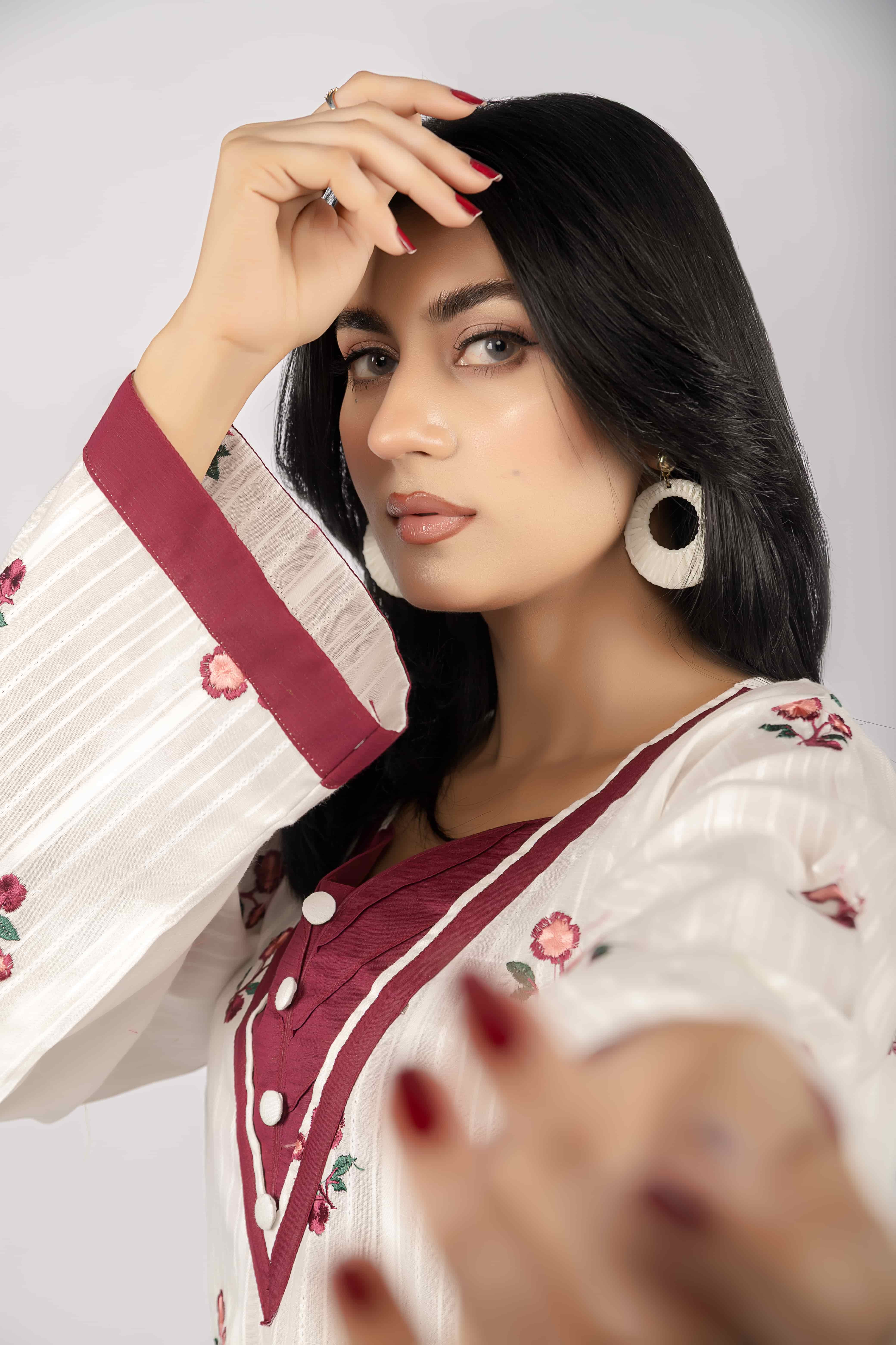 Lawn Embroidery Farshi 2PC